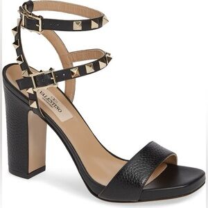 Valentino Garavani Black Pebble Leather Rockstud Ankle strap heel sandals EU 40